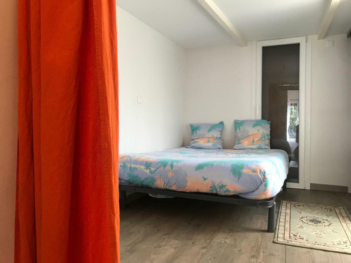 Appartement Joli Studio au calme à Bassens  Extérieur photo