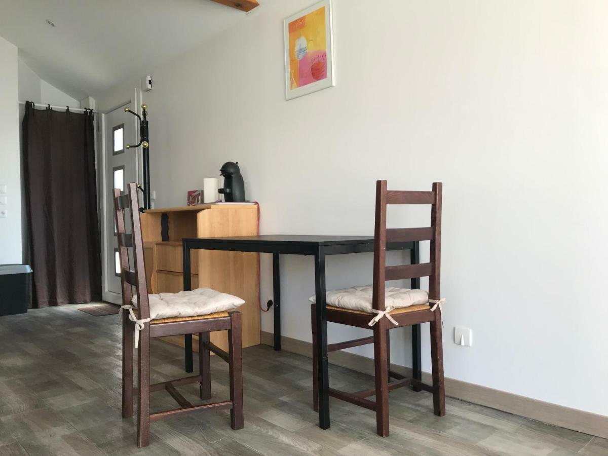 Appartement Joli Studio au calme à Bassens  Extérieur photo