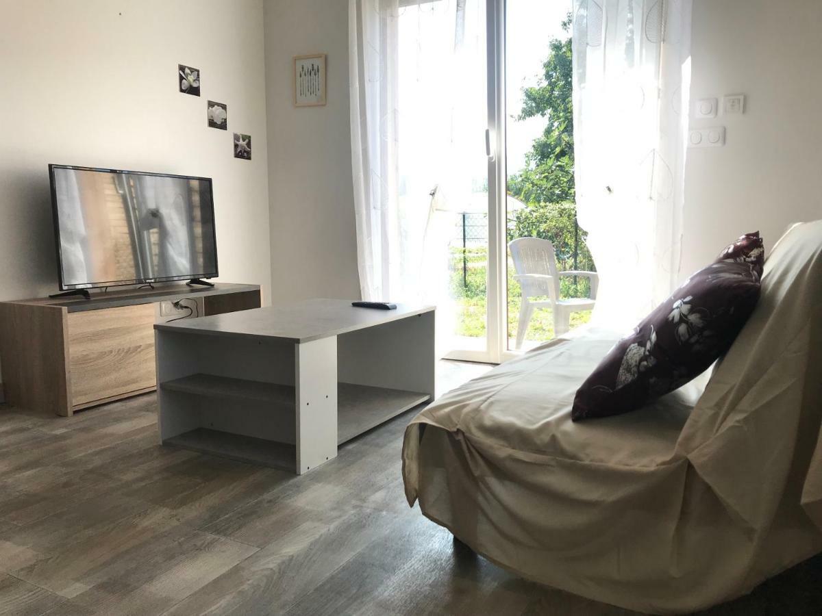 Appartement Joli Studio au calme à Bassens  Extérieur photo